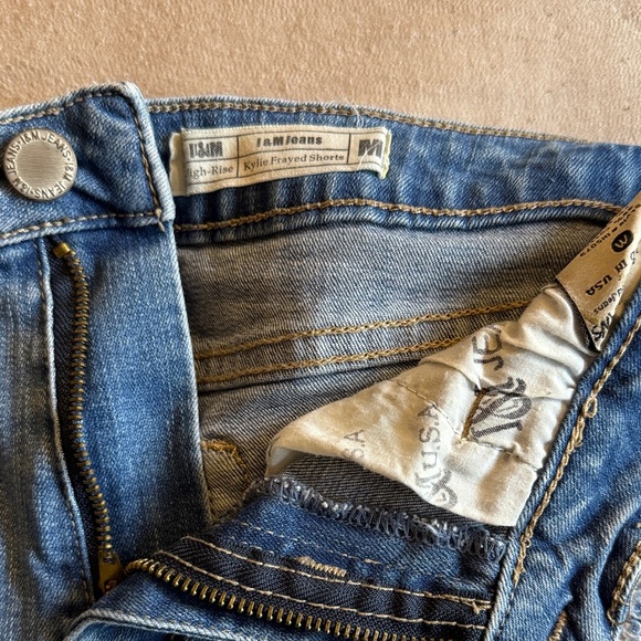 Mid Rise / High Rise Shortie Denim Shorts - Picture 3 of 11